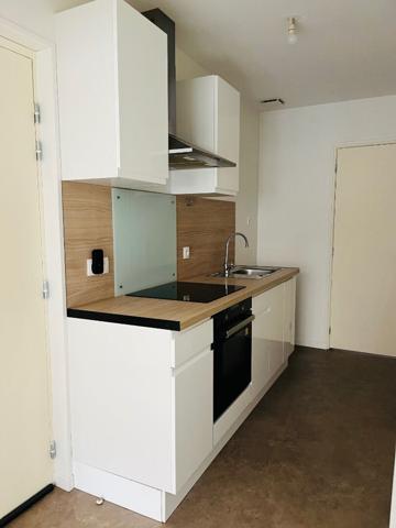 A LOUER APPARTEMENT EN RDC  AVEC UNE CHAMBRE ST JEAN ST QUENTIN 02100.
