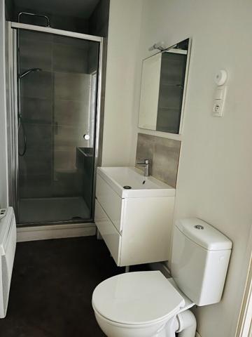 A LOUER APPARTEMENT EN RDC  AVEC UNE CHAMBRE ST JEAN ST QUENTIN 02100.