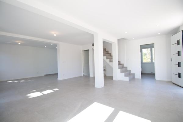 MAISON DE 105 M2 +TERRAIN DIVISIBLE 3067 M2