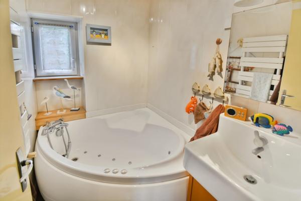 À découvrir – Ensemble immobilier avec atelier automobile et maison de 170 m²