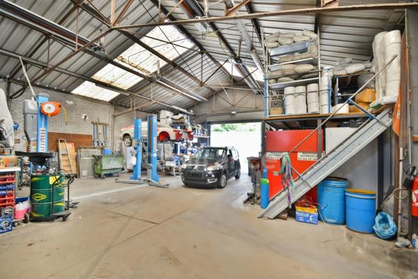 À découvrir – Ensemble immobilier avec atelier automobile et maison de 170 m²