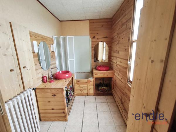 Maison familiale 3 chambres avec jardin et dépendances