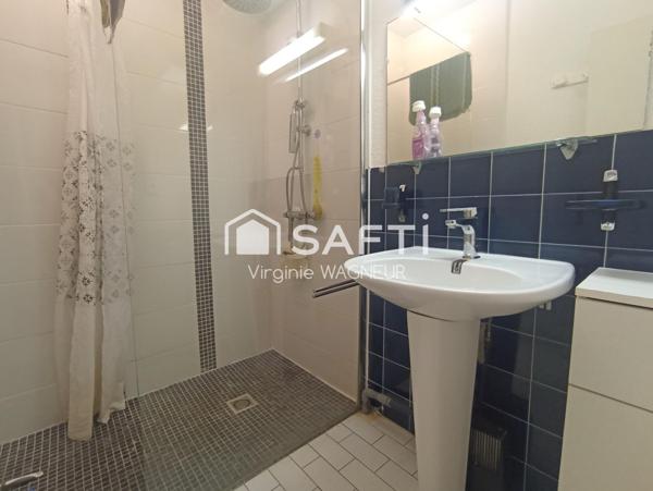 Appartement RDJ climatisé, terrasse Sud Est, emplacement véhicule privatif.