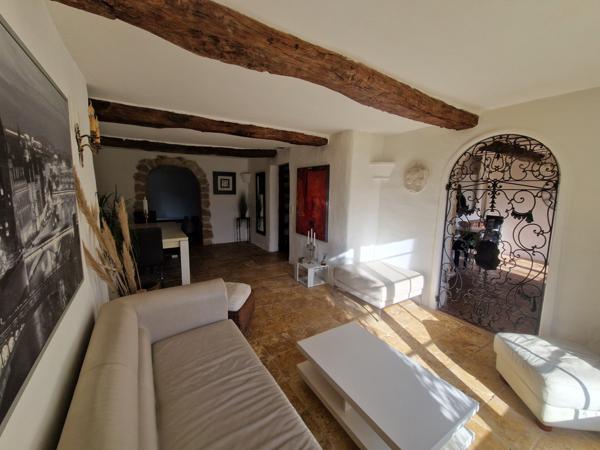 Lorgues (83510) Bastide provençale, 8 pièces, 2 gîtes, piscine, 5 box à chevaux et rond de longe sur 4 hectares, à Lorgues