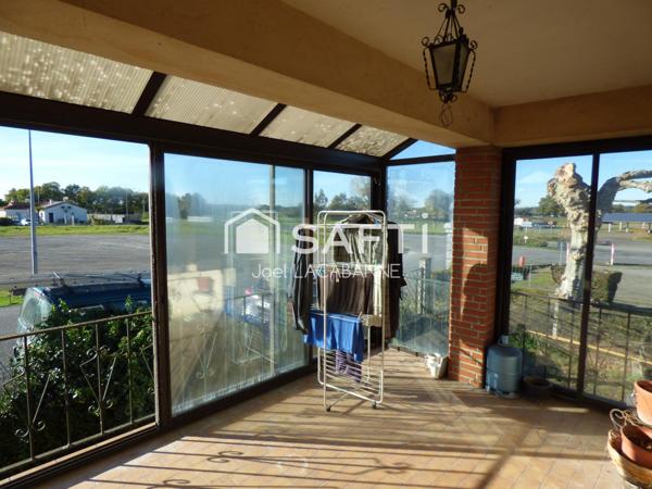 Maison de village de 100 m², sous sol, cuisine aménagée, 3 chambres, véranda