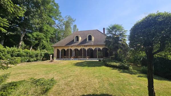 Vente                                                      Maison
                        
                     7 pièces                      133 m2                     à La Ville-du-Bois