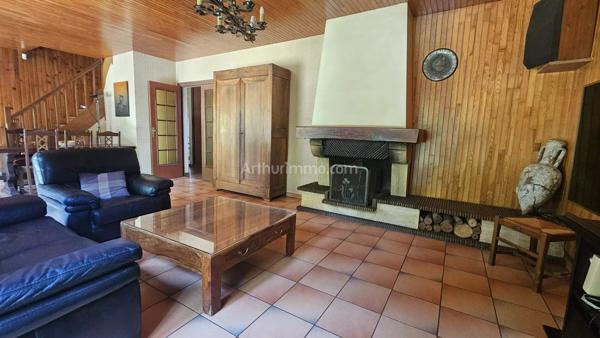 Vente                                                      Maison
                        
                     7 pièces                      133 m2                     à La Ville-du-Bois