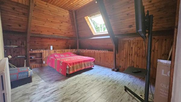 Vente                                                      Maison
                        
                     7 pièces                      133 m2                     à La Ville-du-Bois
