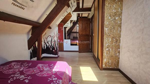 Vente                                                      Maison
                        
                     7 pièces                      133 m2                     à La Ville-du-Bois