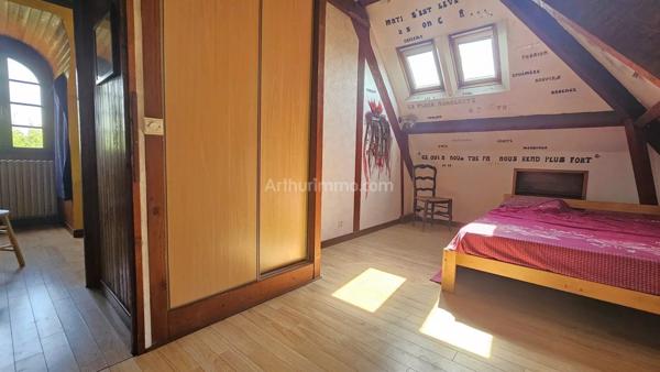 Vente                                                      Maison
                        
                     7 pièces                      133 m2                     à La Ville-du-Bois