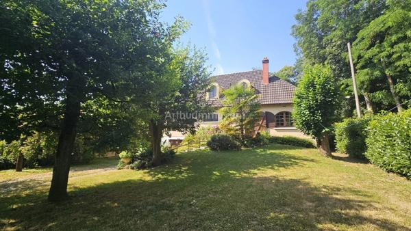 Vente                                                      Maison
                        
                     7 pièces                      133 m2                     à La Ville-du-Bois