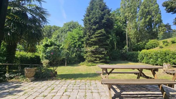 Vente                                                      Maison
                        
                     7 pièces                      133 m2                     à La Ville-du-Bois