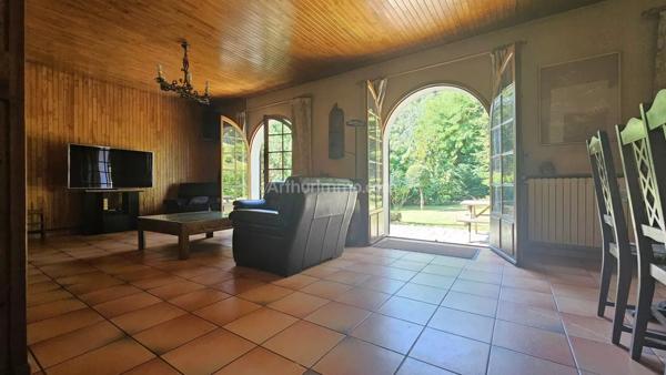 Vente                                                      Maison
                        
                     7 pièces                      133 m2                     à La Ville-du-Bois