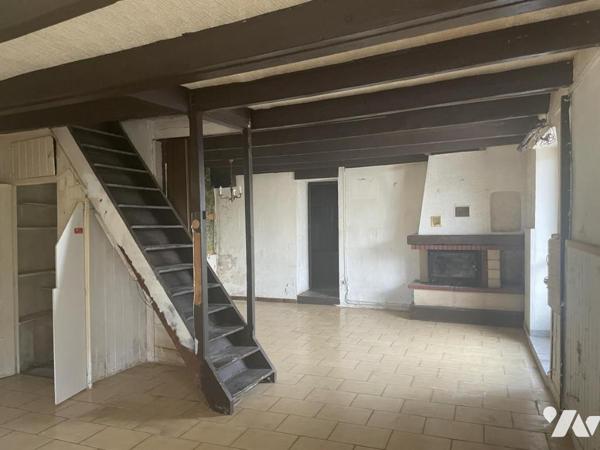 MAISON ANCIENNE A RENOVER ENTIEREMENT
