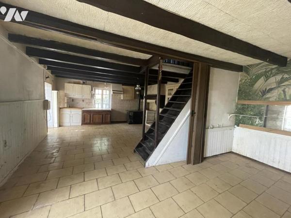 MAISON ANCIENNE A RENOVER ENTIEREMENT