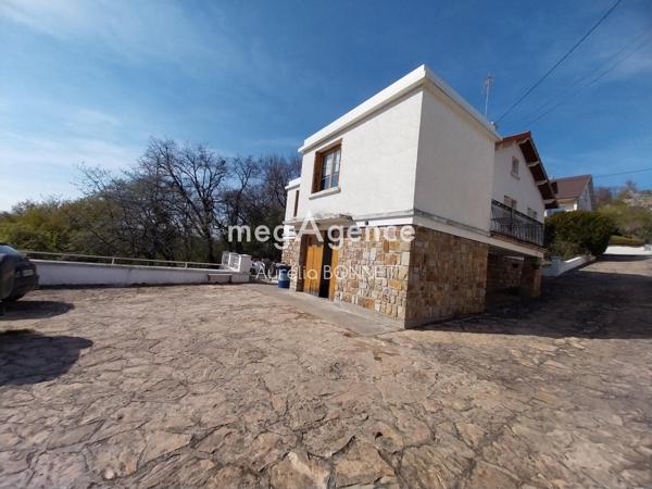 Maison à AUZAT-LA-COMBELLE, 63570 - 7 pièces 100m²