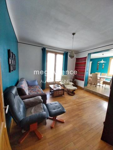 Maison à AUZAT-LA-COMBELLE, 63570 - 7 pièces 100m²