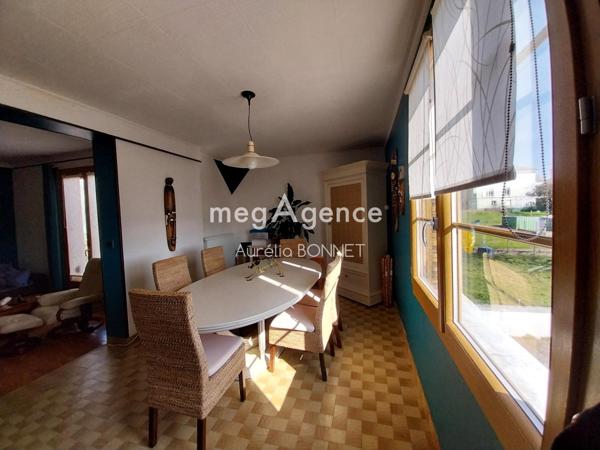 Maison à AUZAT-LA-COMBELLE, 63570 - 7 pièces 100m²