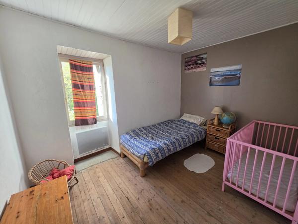 Maison de 90 m² à vendre avec terrain de 3 000 m²