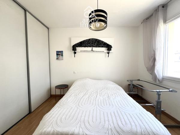 Maison
                                                                                                                                                                                                                                                                                                                        7 pièce(s)                                                                                                                                                                                                          6 chambre(s)                                                                                                                                                                                                          182  m²