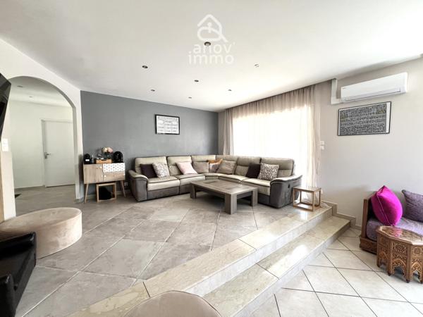 Maison
                                                                                                                                                                                                                                                                                                                        7 pièce(s)                                                                                                                                                                                                          6 chambre(s)                                                                                                                                                                                                          182  m²