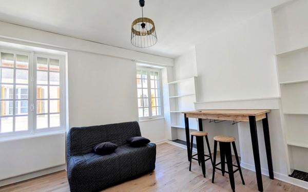 Appartement à vendre    1 pièce • 22 m2 Pau