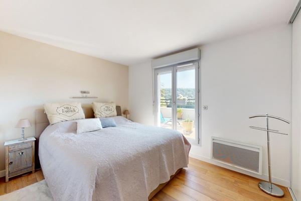 Appartement à vendre 4 pièces  (78) - Terrasse 80 m² - place de parking -