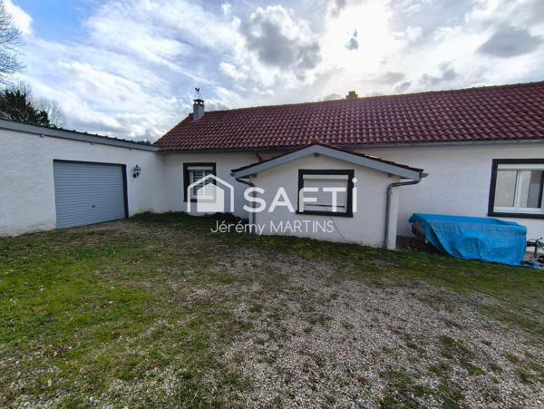 Maison de plain-pied rénovée avec goût, au calme et sans aucun travaux à prévoir.