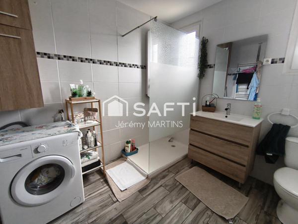 Maison de plain-pied rénovée avec goût, au calme et sans aucun travaux à prévoir.