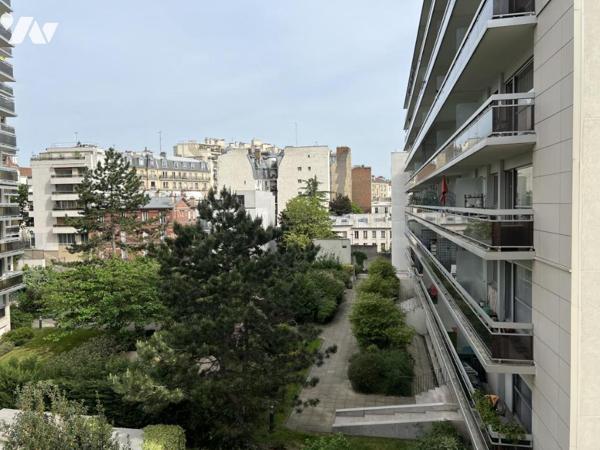 Paris 14e – Appartement de caractère au calme absolu, moulures et cheminées.