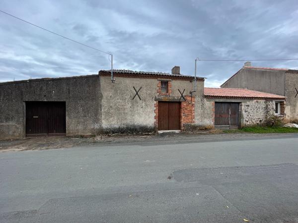 Entrepôt / local industriel Le Champ Saint Pere 320 m2