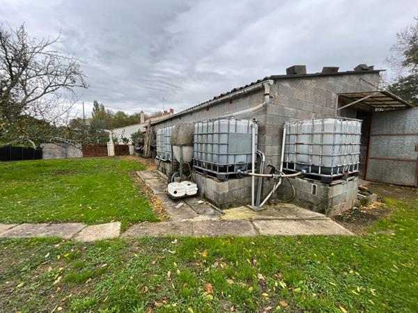 Entrepôt / local industriel Le Champ Saint Pere 320 m2