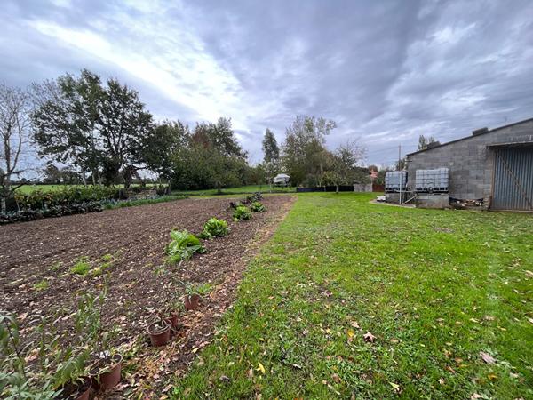 Entrepôt / local industriel Le Champ Saint Pere 320 m2