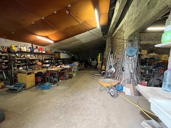 Entrepôt / local industriel Le Champ Saint Pere 320 m2
