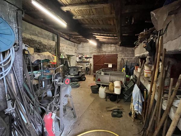 Entrepôt / local industriel Le Champ Saint Pere 320 m2