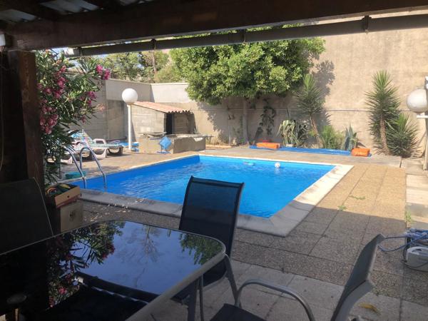 Grande maison rénovée avec fort potentiel d'activité professionnelle – Emplacement stratégique entre Carcassonne et Narbonne