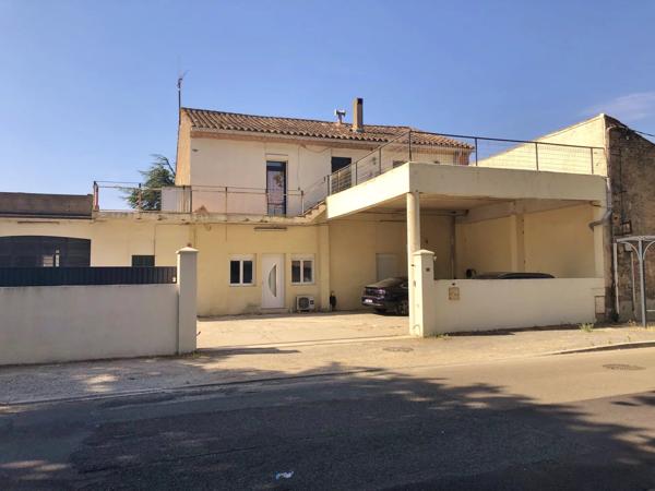 Grande maison rénovée avec fort potentiel d'activité professionnelle – Emplacement stratégique entre Carcassonne et Narbonne