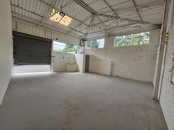 Entrepôt / Local d'activité d'environ 70 m² à Andilly proche Domont et Montmorency