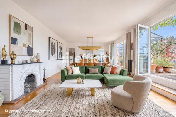 Appartement
         5 pièces
        - 147 m² Bien prestige 1 890 000 € *