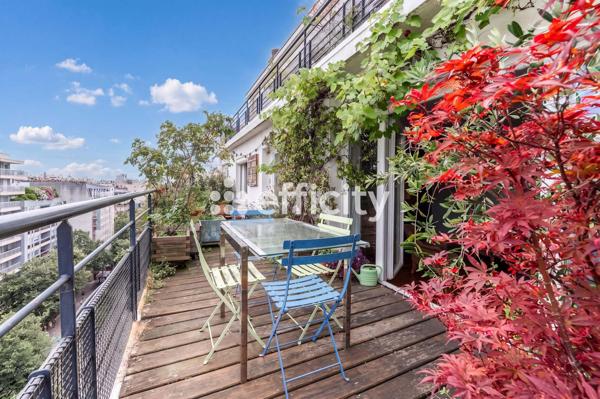 Appartement
         5 pièces
        - 147 m² Bien prestige 1 890 000 € *