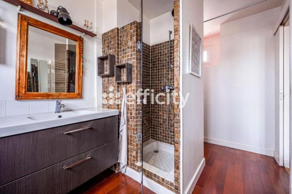 Appartement
         5 pièces
        - 147 m² Bien prestige 1 890 000 € *