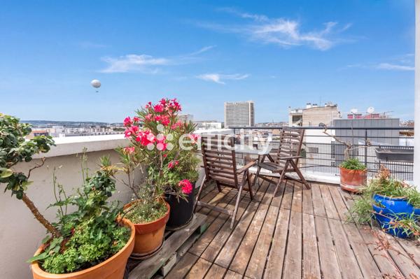 Appartement
         5 pièces
        - 147 m² Bien prestige 1 890 000 € *