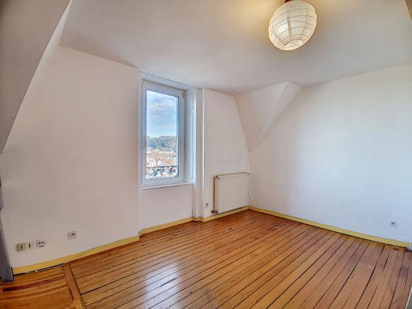 EPINAL - Chemin des Princes - Appartement duplex - 1 chambre - 1 bureau
