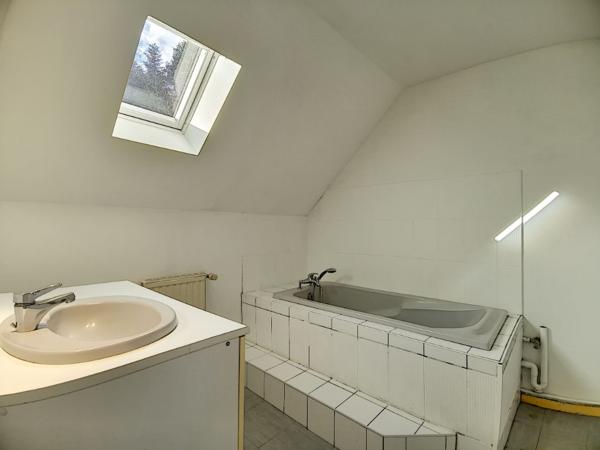 EPINAL - Chemin des Princes - Appartement duplex - 1 chambre - 1 bureau