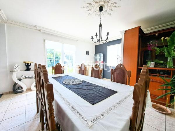 Maison 9 pièces - 230 m²