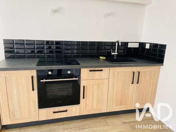 Location studio 45 m² Dole