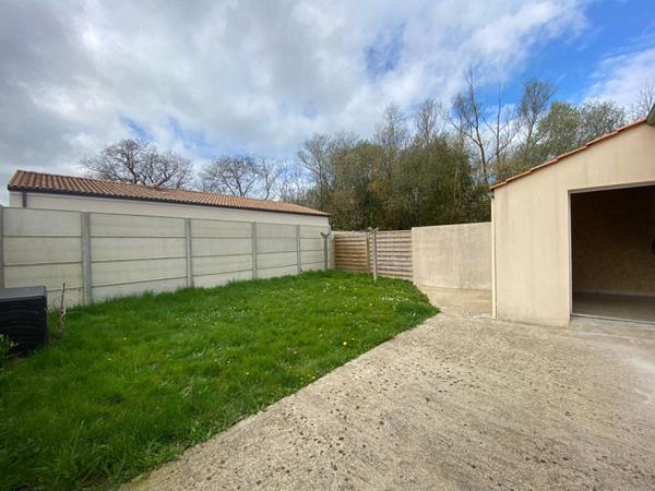 MAISON PLAIN PIED - 2 CHAMBRES - 44680 SAINTE PAZANNE - BUDGET 213 200  HAI