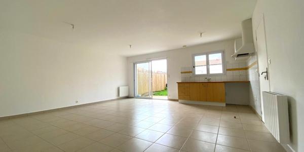 MAISON PLAIN PIED - 2 CHAMBRES - 44680 SAINTE PAZANNE - BUDGET 213 200  HAI