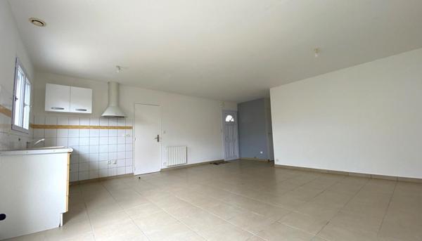 MAISON PLAIN PIED - 2 CHAMBRES - 44680 SAINTE PAZANNE - BUDGET 213 200  HAI