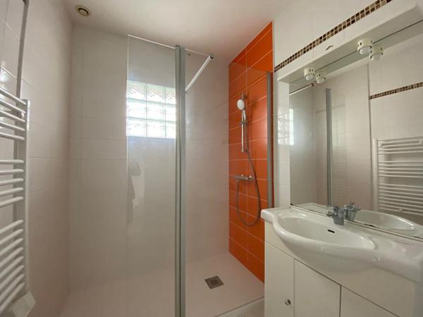 MAISON PLAIN PIED - 2 CHAMBRES - 44680 SAINTE PAZANNE - BUDGET 213 200  HAI